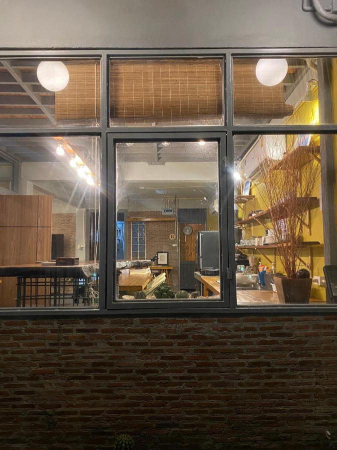 Nesuto Hostel Ramkamhaeng 52 Bangkok Bagian luar foto